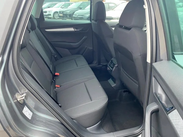 SKODA Karoq (2025) — foto 4 van 16