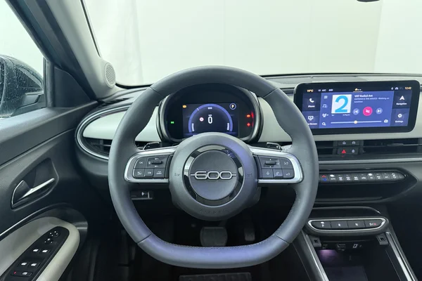 Fiat 600 (2025) — foto 2 van 19