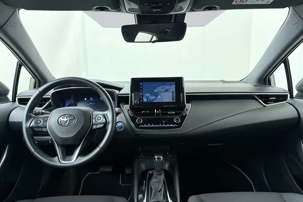 Toyota Corolla Hatchback Hybrid (HEV) (2022) — foto 20 van 20