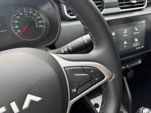 DACIA Duster Dsl (2023) — foto 10 van 21