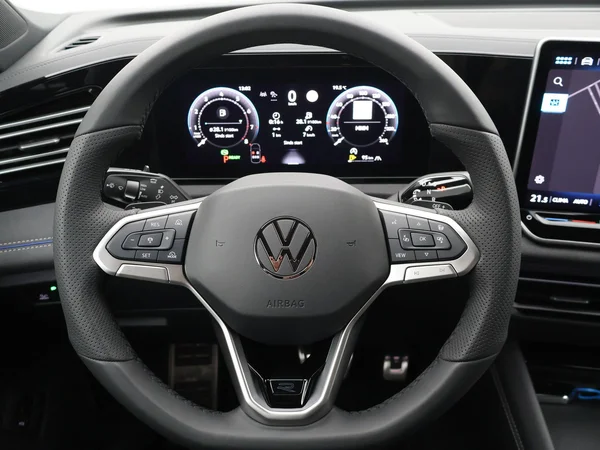 VOLKSWAGEN Tiguan (2026) — foto 13 van 24