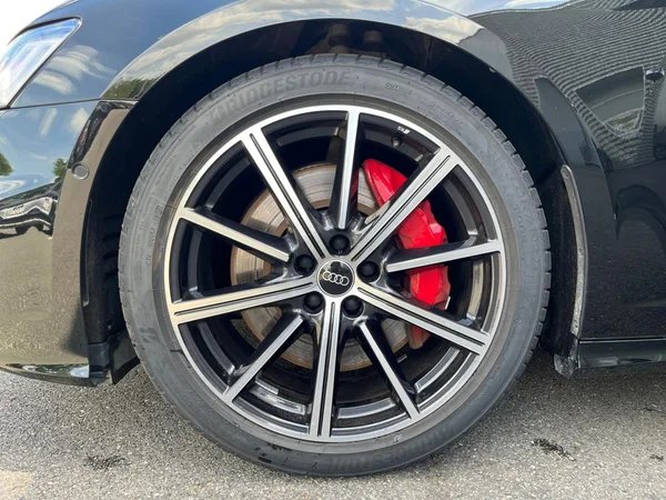AUDI A6 Avant PHEV (2025) — foto 16 van 24