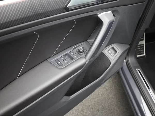 VOLKSWAGEN Tiguan (2022) — foto 7 van 23