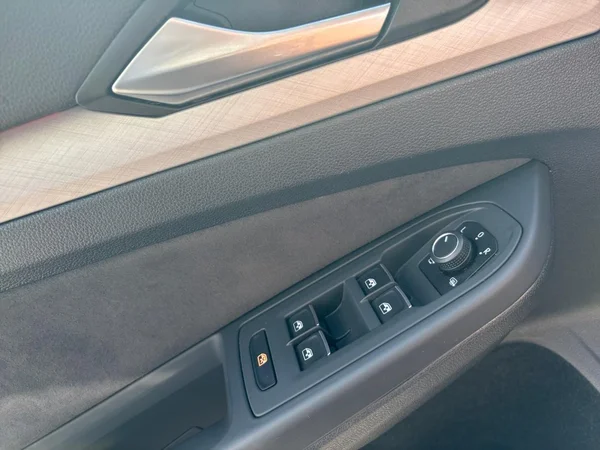VOLKSWAGEN Golf Variant VIII Dsl (2023) — foto 7 van 24