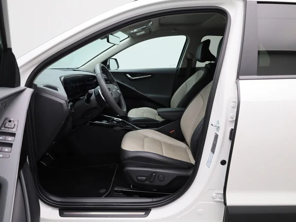 Kia Niro (2024) — foto 47 van 47
