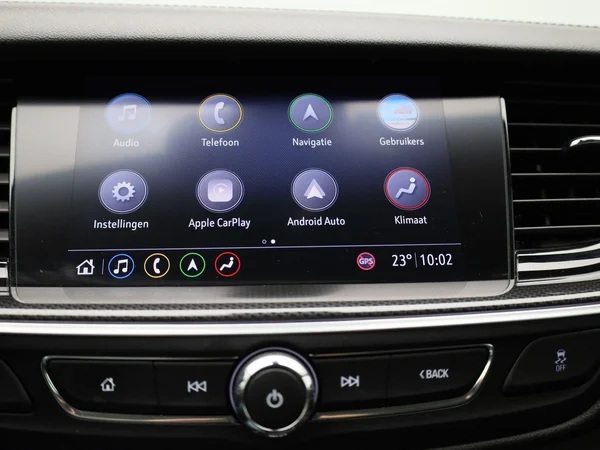 Opel Insignia (2022) — foto 7 van 40