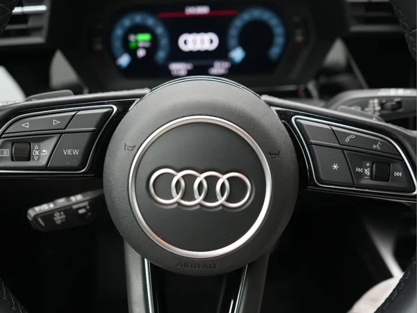 AUDI A3 Sportback PHEV (2024) — foto 13 van 30