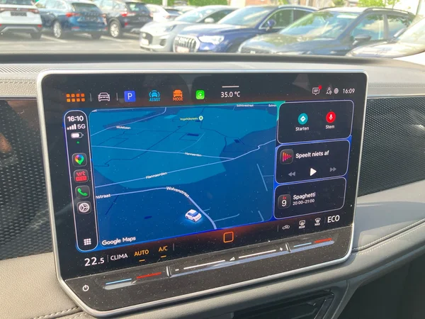 VOLKSWAGEN Tiguan eHybrid (PHEV) (2025) — foto 16 van 24