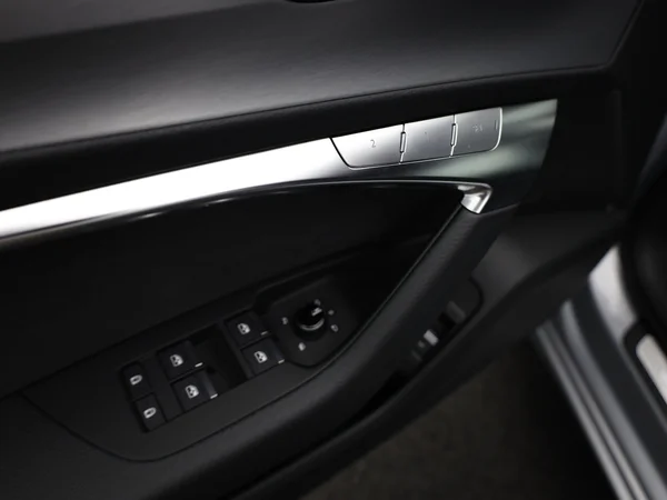 AUDI A6 Avant PHEV (2024) — foto 22 van 23