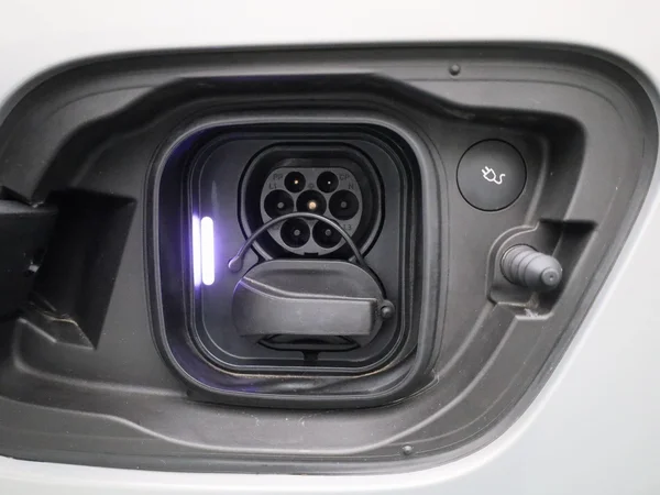 Volvo C40 (2022) — foto 9 van 44