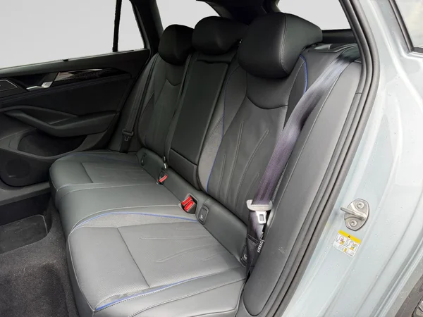 VOLKSWAGEN Passat Variant eHybrid (PHEV) (2026) — foto 8 van 24