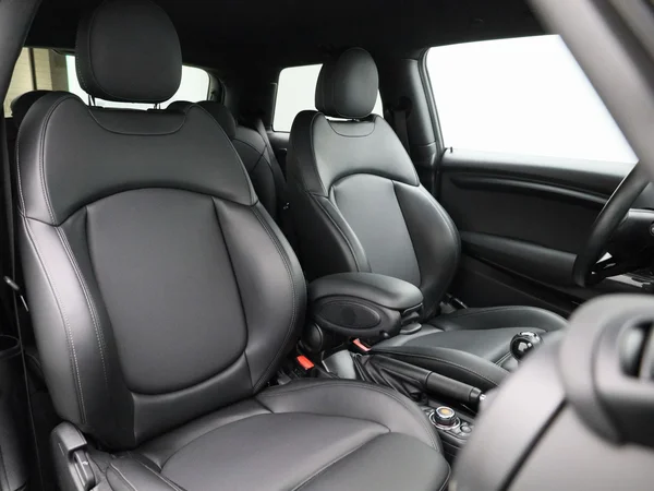 MINI One (2021) — foto 29 van 39