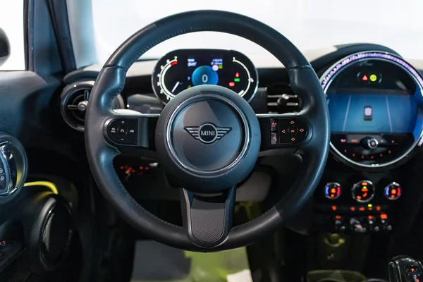 MINI Cooper (2024) — foto 11 van 35