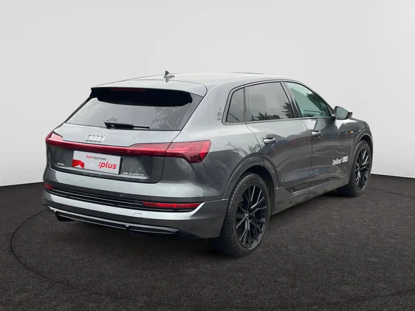 AUDI e-tron (2023) — foto 13 van 20