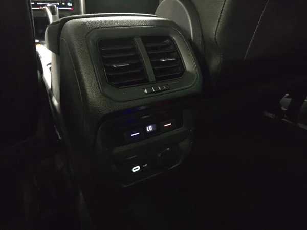 VOLKSWAGEN Tiguan Dsl (2021) — foto 19 van 32