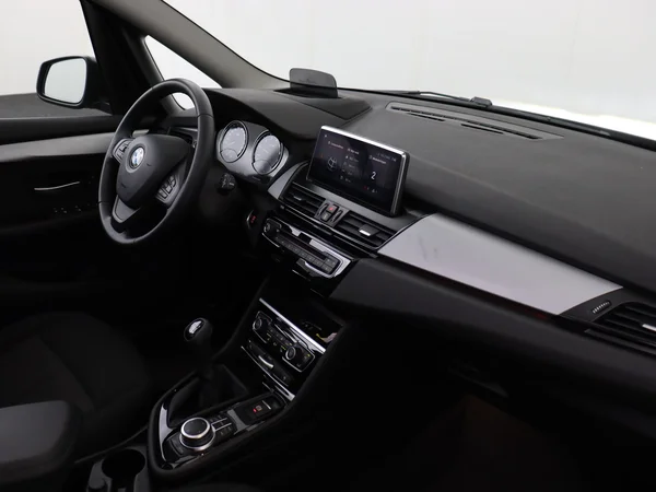 BMW 218 (2021) — foto 3 van 31