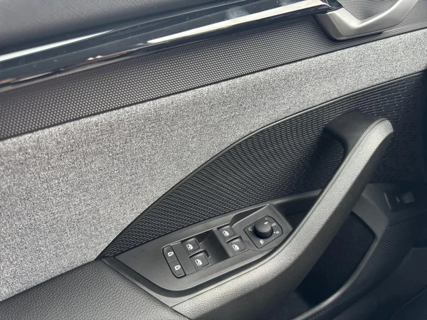 SKODA Octavia Combi (2025) — foto 6 van 21