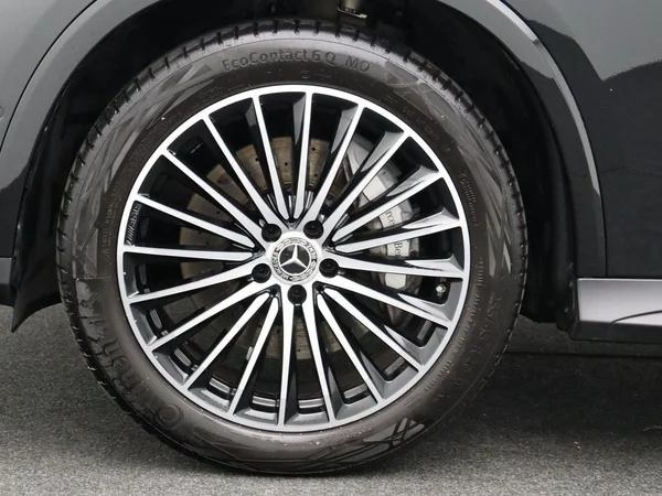 Mercedes-Benz GLC (2024) — foto 33 van 35