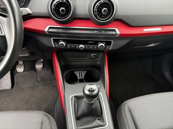 AUDI Q2 (2020) — foto 3 van 20