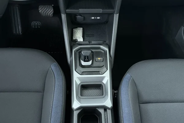 Dacia Duster Hybrid (2025) — foto 4 van 13