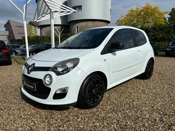 Renault Twingo 270685bd-f4f3-4476-b30b-3846d0979a7c