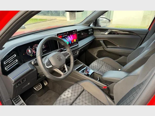 Volkswagen Tiguan (2024) — foto 16 van 25