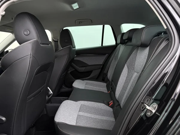 SKODA Octavia Combi (2025) — foto 2 van 19
