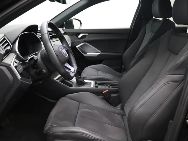 AUDI Q3 Sportback (2024) — foto 8 van 18