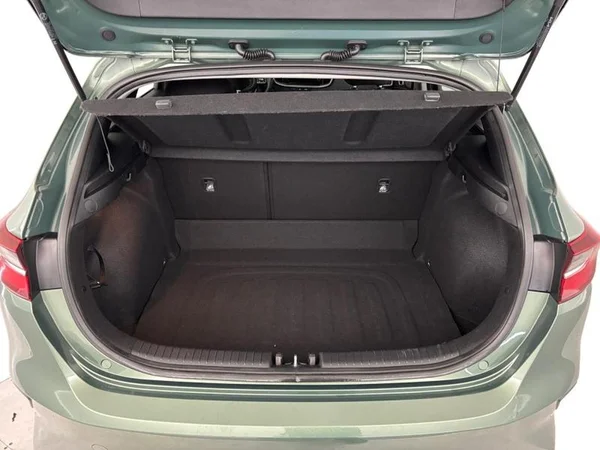 KIA Ceed (2023) — foto 9 van 17
