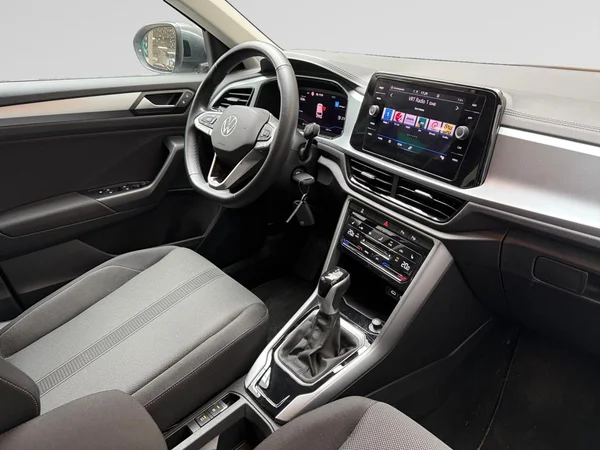 VOLKSWAGEN T-Roc (2023) — foto 10 van 15