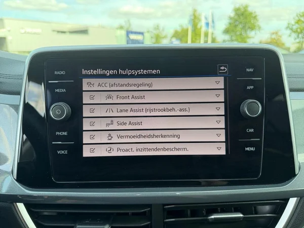 VOLKSWAGEN T-Roc (2022) — foto 4 van 25