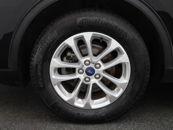 Ford Kuga (2022) — foto 5 van 39