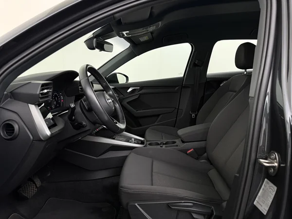 AUDI A3 (2021) — foto 2 van 29