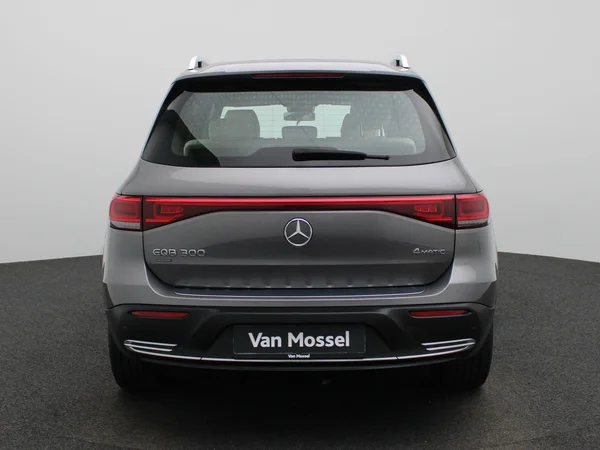 Mercedes-Benz EQB (2022) — foto 44 van 48
