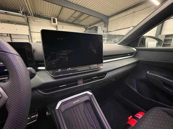 VOLKSWAGEN T-Roc (2026) — foto 2 van 20