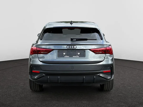 AUDI Q3 Sportback (2024) — foto 16 van 21