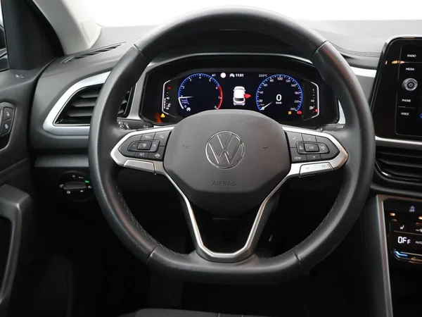 Volkswagen T-Roc (2024) — foto 2 van 28