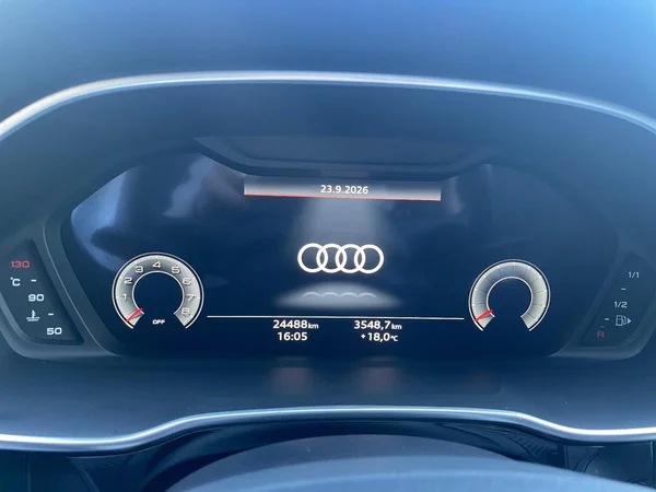 AUDI Q3 Sportback (2024) — foto 6 van 20