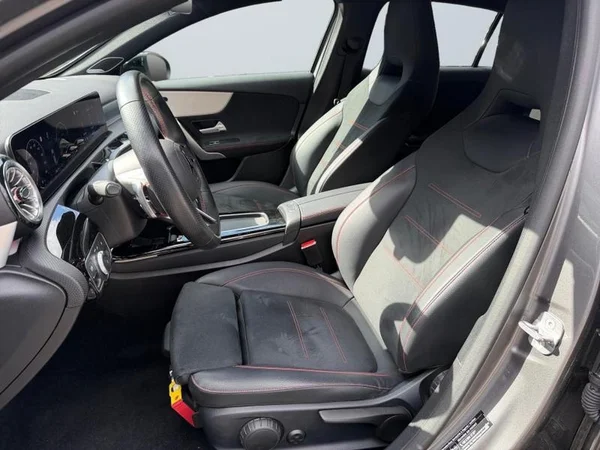 MERCEDES-BENZ A-Class (W177) (2023) — foto 2 van 33