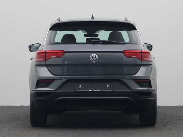 VOLKSWAGEN T-Roc (2019) — foto 2 van 17