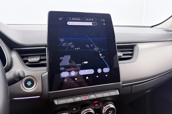 Renault Arkana E-TECH (HEV) (2022) — foto 18 van 37