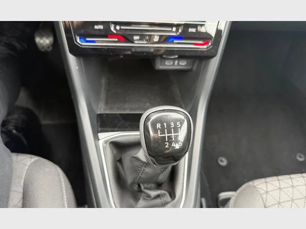 Volkswagen T-Cross (2023) — foto 15 van 22