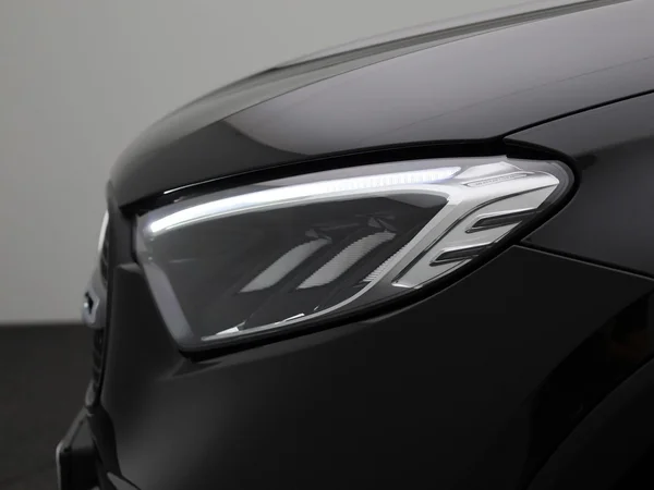 Mercedes-Benz GLC (2025) — foto 8 van 46