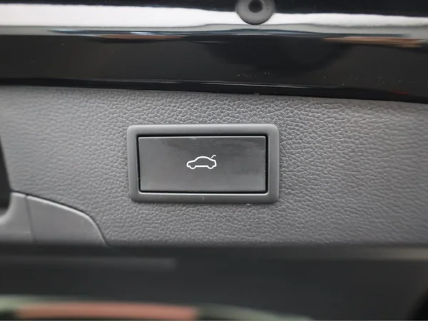 SKODA Superb Combi (2024) — foto 3 van 24