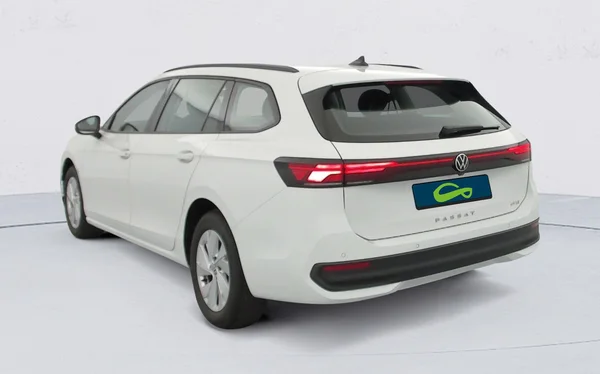 Volkswagen Passat SW (2024) — foto 21 van 27