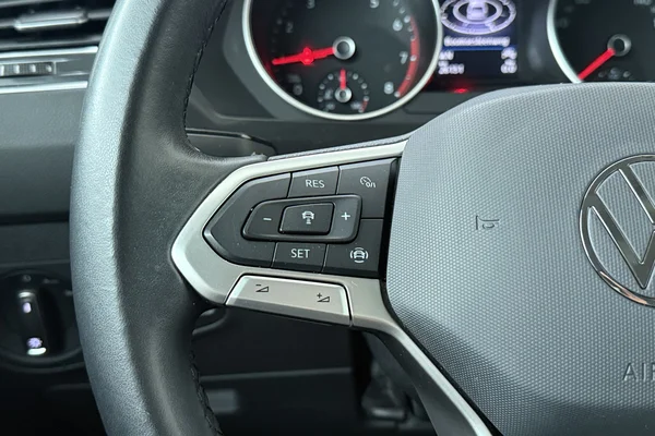 Volkswagen Tiguan (2021) — foto 5 van 17