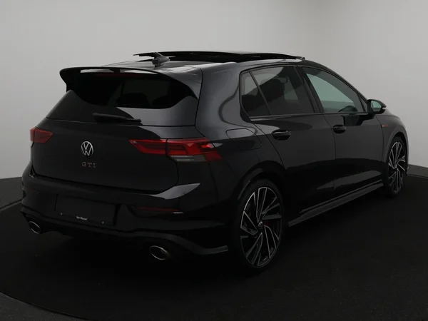 VOLKSWAGEN Golf VIII GTI (2021) — foto 26 van 30