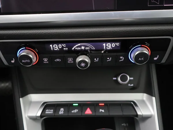 AUDI Q3 PHEV (2022) — foto 4 van 27