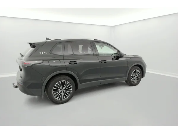 VOLKSWAGEN Tiguan (2025) — foto 32 van 36