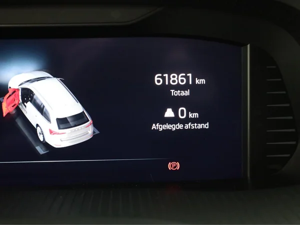 SKODA Octavia Combi (2024) — foto 8 van 21